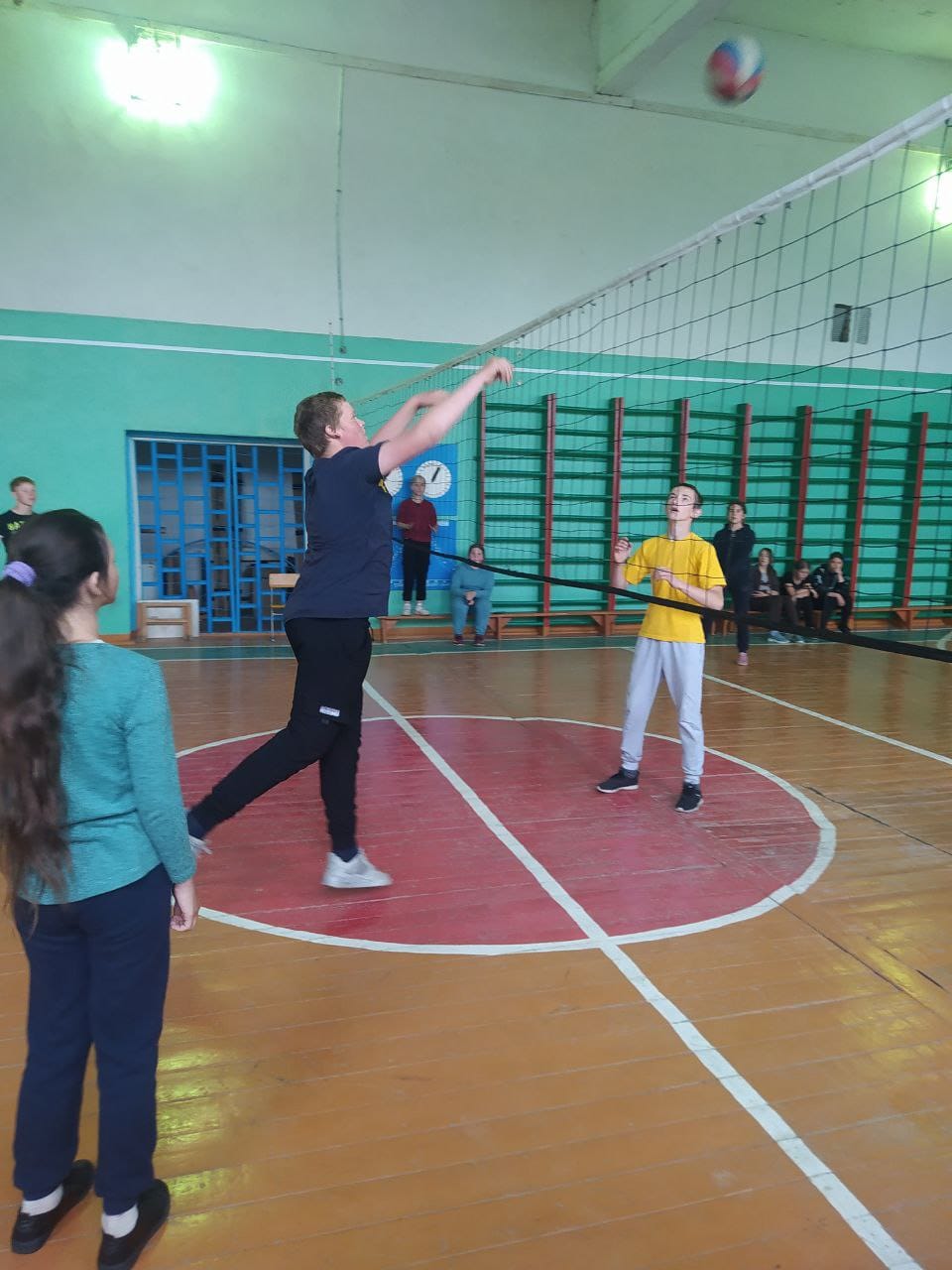 С 22.01 – 09.02 прошли турниры по волейболу среди команд 5-11 классов..